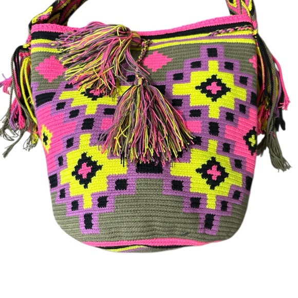 Authentic 100% Wayuu Mochila Colombian Bag Size XL Neon Pink Bucket Crossbody - Picture 6 of 9